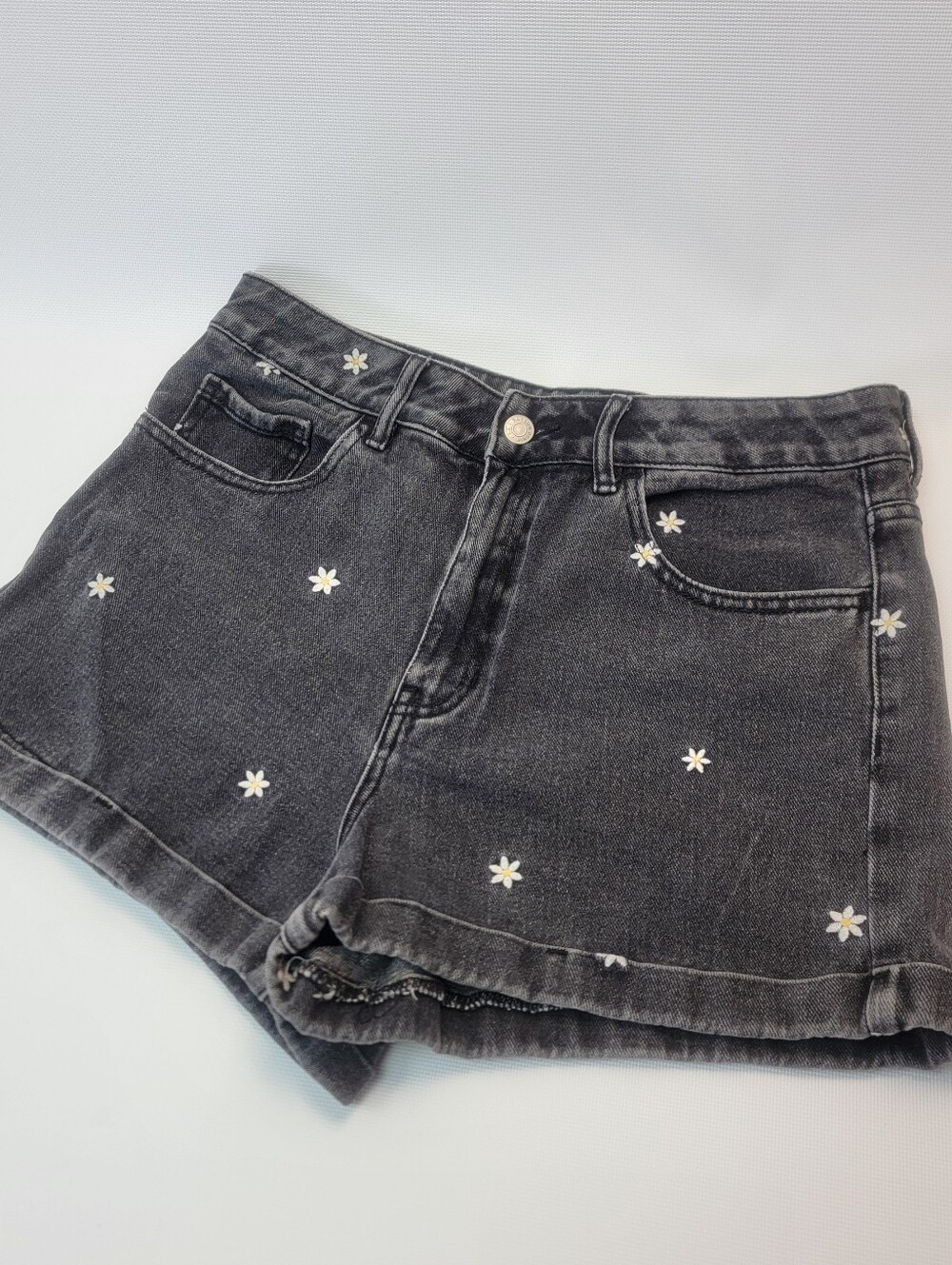Black Cotton Distressiing Daisy White Embroidered Denim Women 29 Shorts Stylish